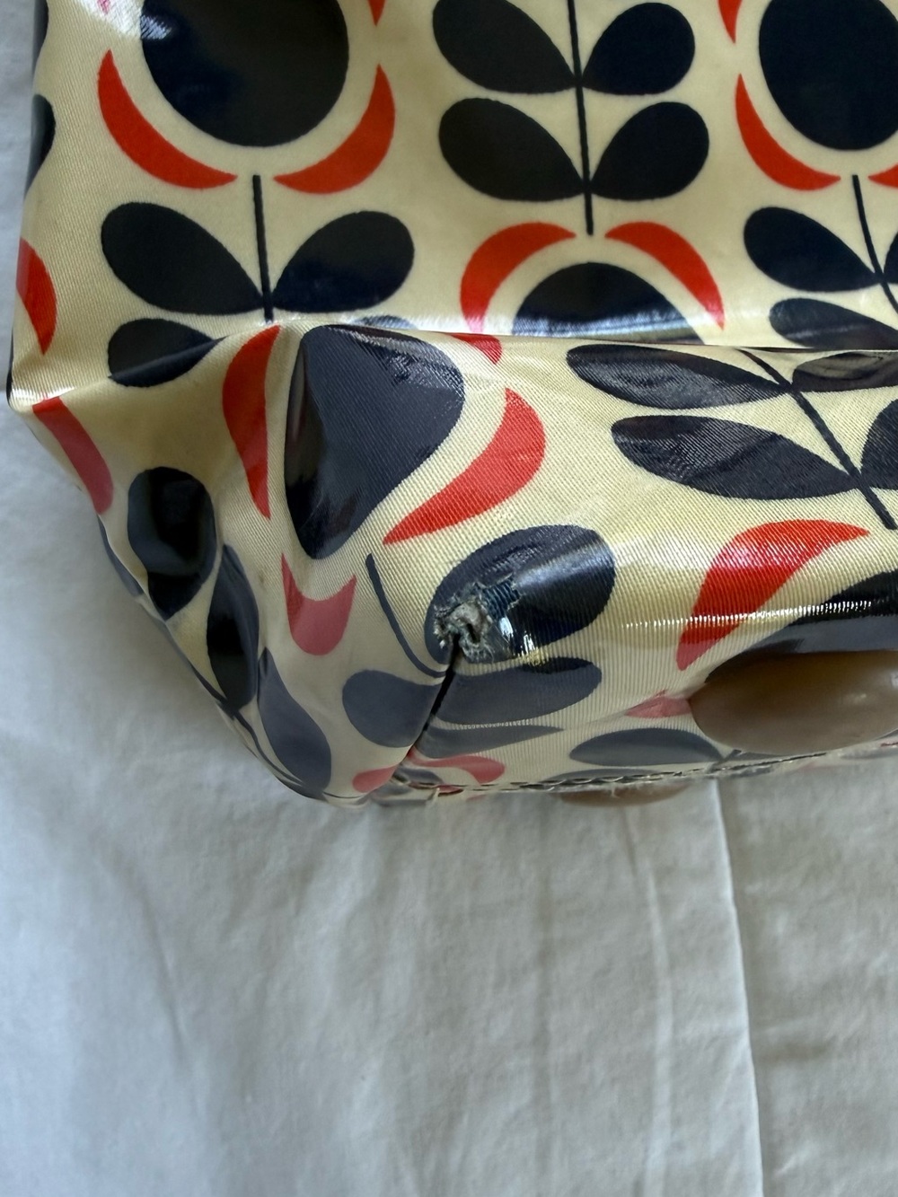 Orla Kiely Classic Flower and Stem Pattern Bag - Picture 13 of 16